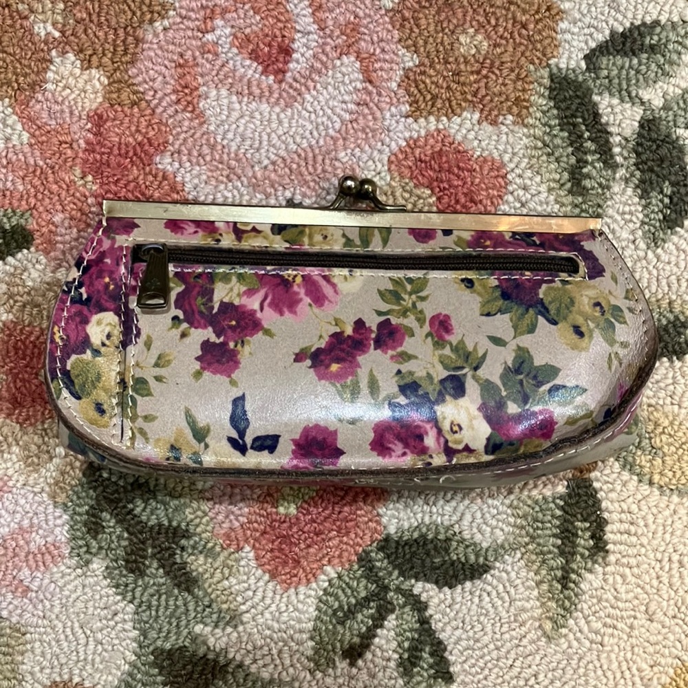 Patricia Nash leather floral kiss lock wallet with exterior zipper
